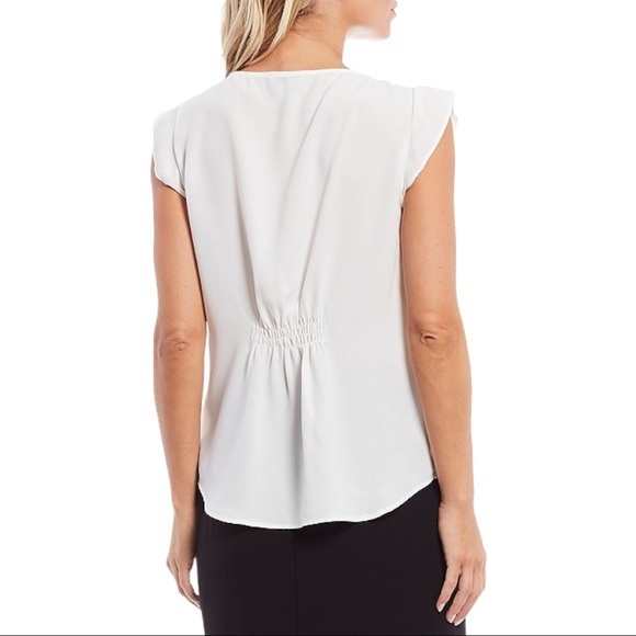 NWT TAHARI Cap Sleeve Pleat Front Georgette Top - Picture 2 of 3